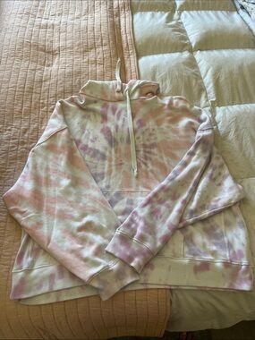 American Eagle Outfitters Pastel Tie-Dye Hoodie in Pink & Lavender